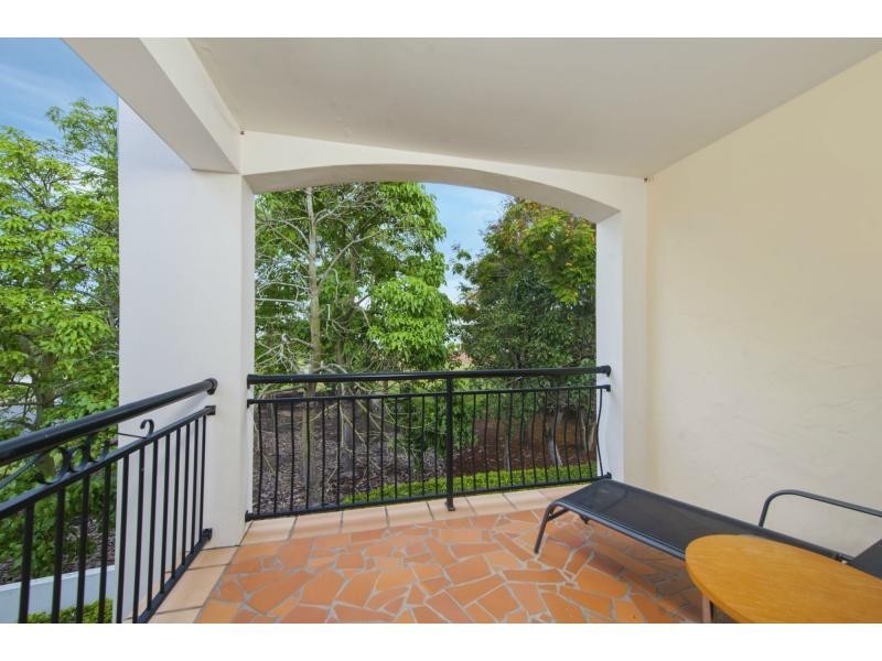 8843 Magnolia Drive, Hope Island QLD 4212