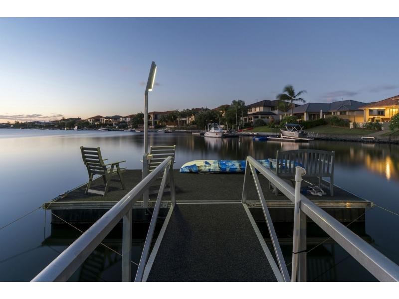 33 Oyster Cove Promenade, Helensvale QLD 4212
