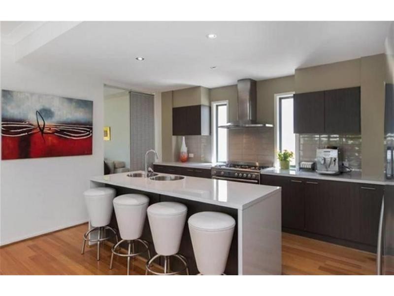 3 Fleetwood Drive, Helensvale QLD 4212