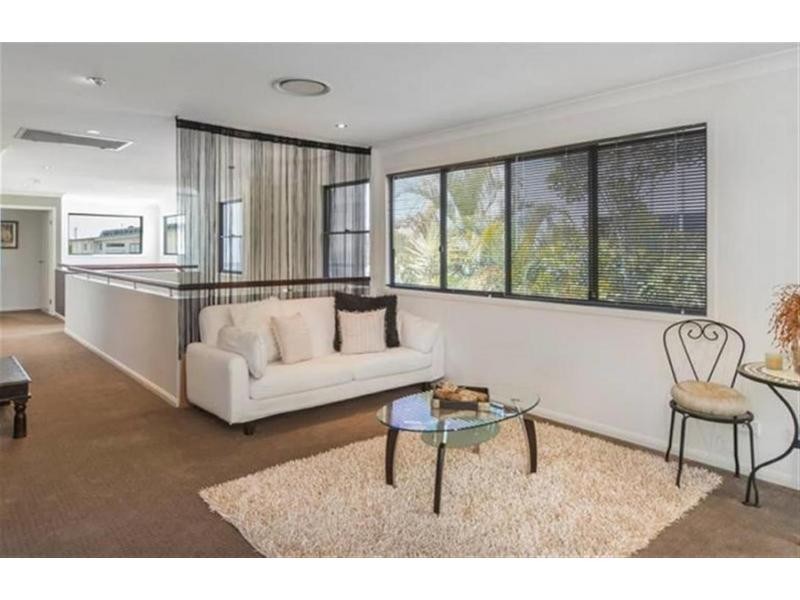 3 Fleetwood Drive, Helensvale QLD 4212