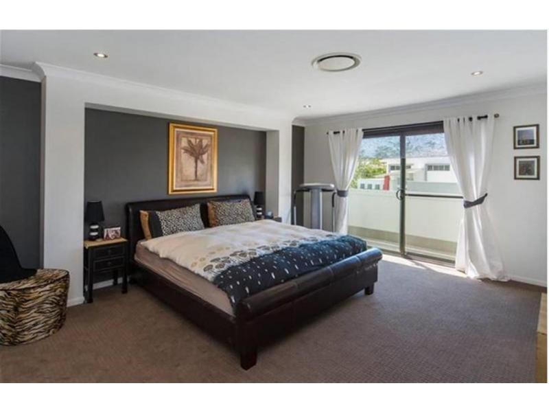 3 Fleetwood Drive, Helensvale QLD 4212