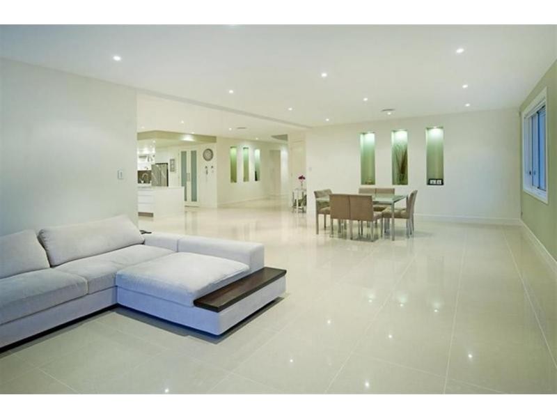 3177 Riverleigh Drive, Hope Island QLD 4212