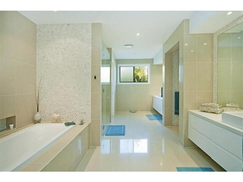 3177 Riverleigh Drive, Hope Island QLD 4212