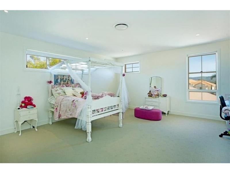 3177 Riverleigh Drive, Hope Island QLD 4212