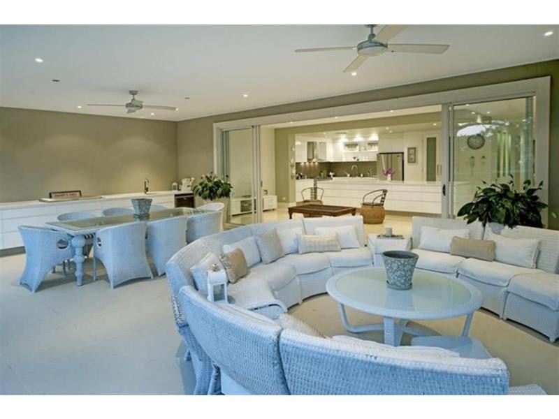 3177 Riverleigh Drive, Hope Island QLD 4212