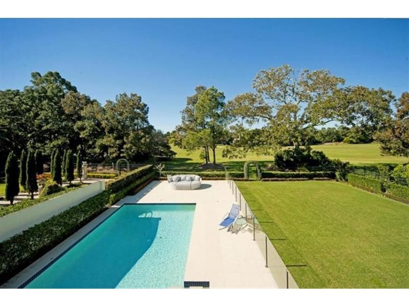 3177 Riverleigh Drive, Hope Island QLD 4212