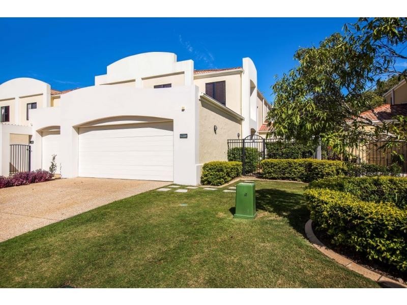 8883 Magnolia Drive East, Hope Island QLD 4212