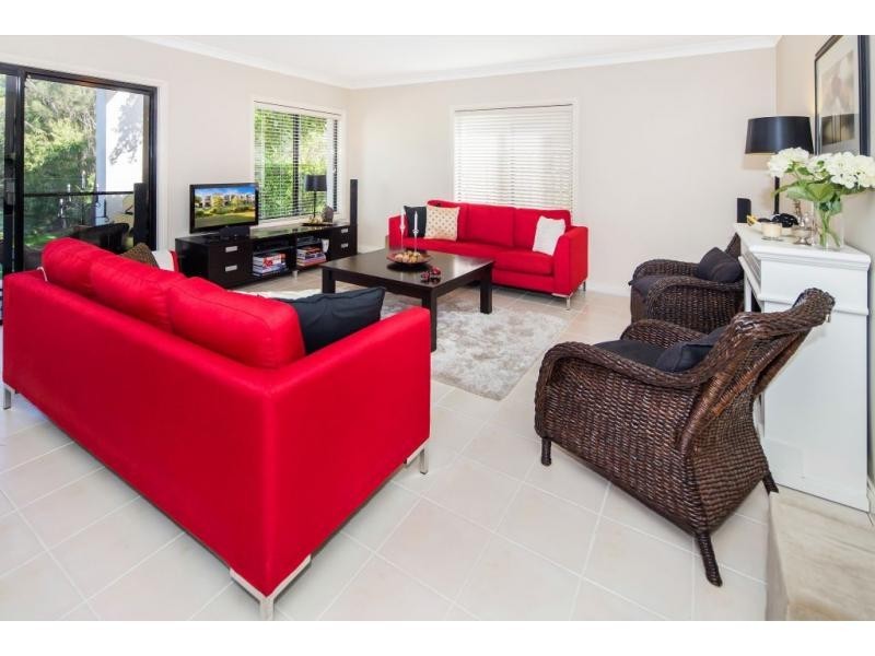 8883 Magnolia Drive East, Hope Island QLD 4212