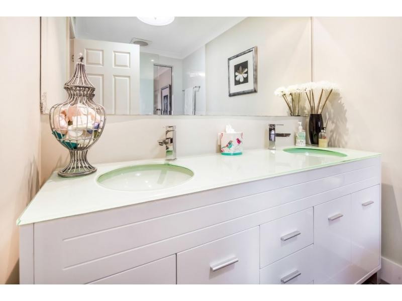 8883 Magnolia Drive East, Hope Island QLD 4212