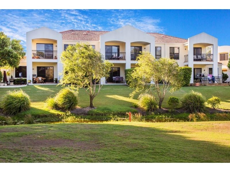 8883 Magnolia Drive East, Hope Island QLD 4212