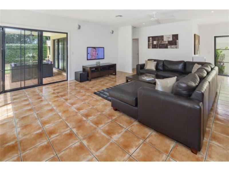 3301 Palladian Drive, Hope Island QLD 4212