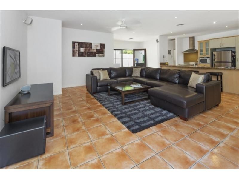 3301 Palladian Drive, Hope Island QLD 4212