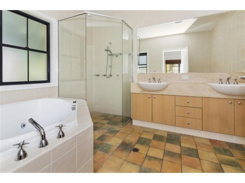 3301 Palladian Drive, Hope Island QLD 4212