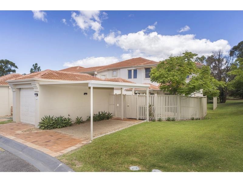 8124 Magnolia Gardens, Hope Island QLD 4212