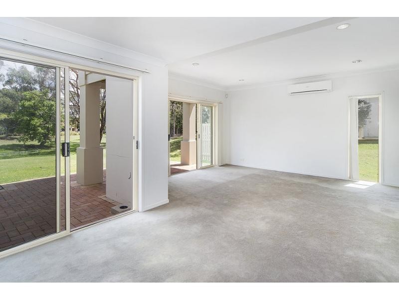 8124 Magnolia Gardens, Hope Island QLD 4212