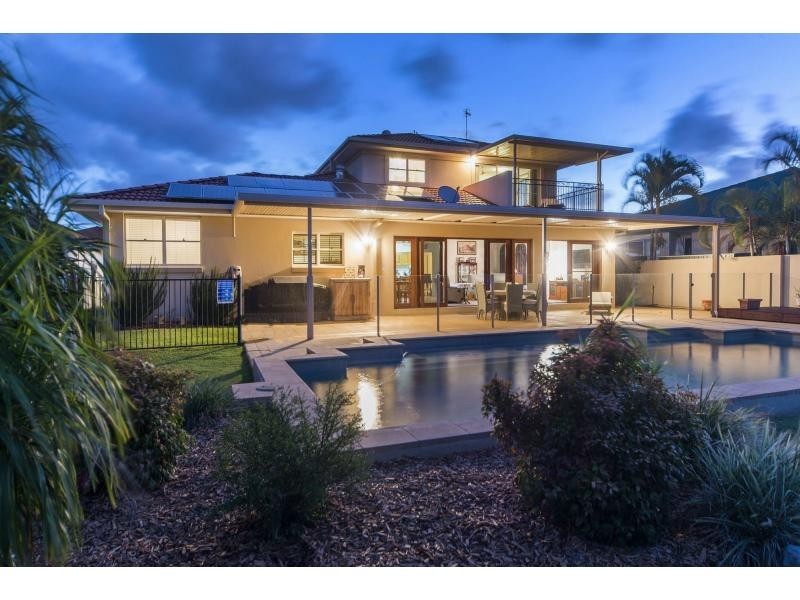 27 Champagne Boulevard, Helensvale QLD 4212