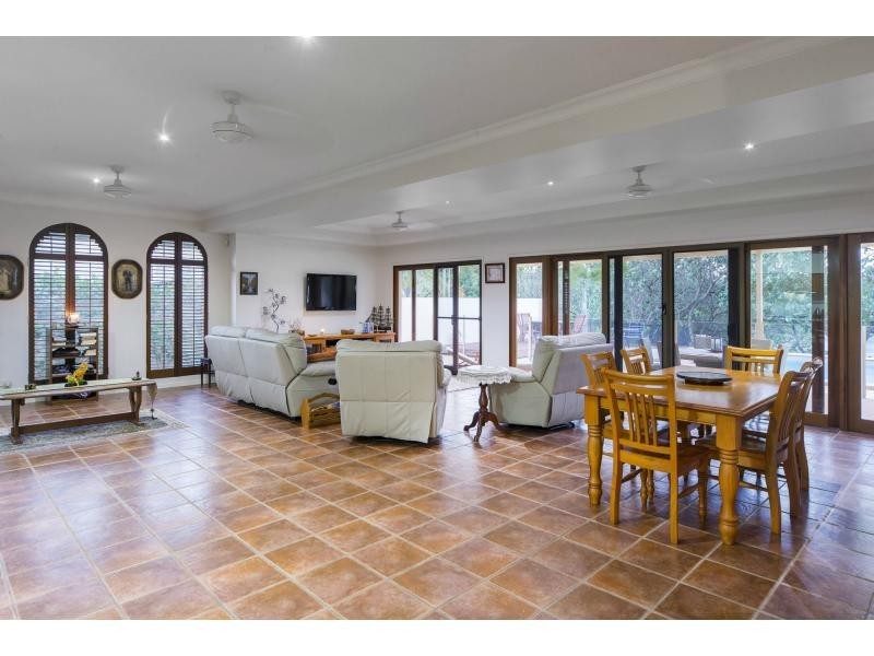 27 Champagne Boulevard, Helensvale QLD 4212