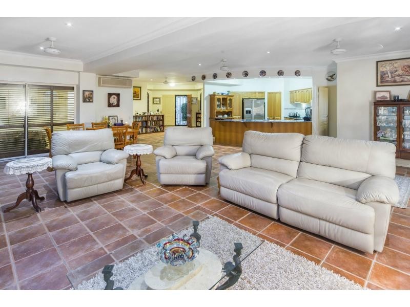 27 Champagne Boulevard, Helensvale QLD 4212