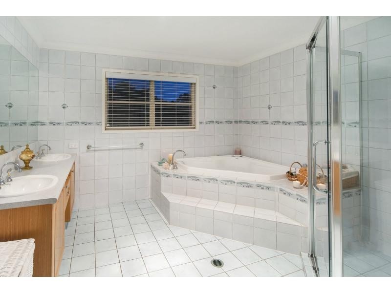 27 Champagne Boulevard, Helensvale QLD 4212