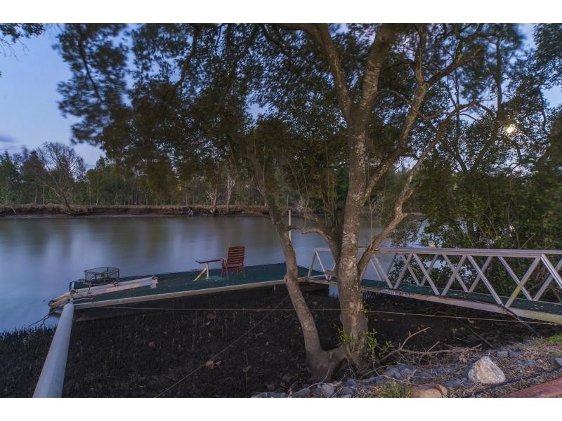 27 Champagne Boulevard, Helensvale QLD 4212