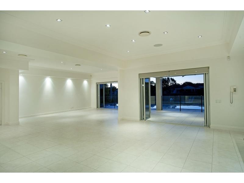 Hope Island QLD 4212