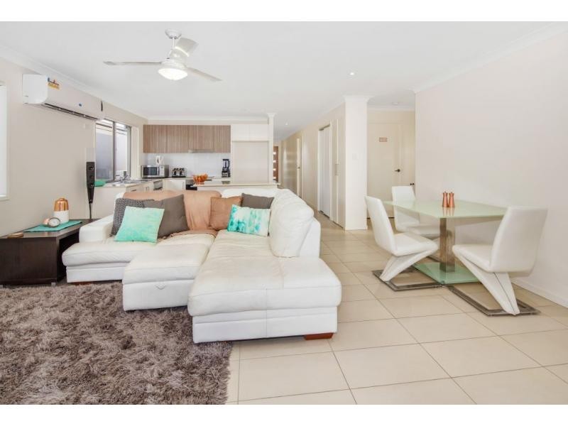 12 Beacon Lane, Hope Island QLD 4212