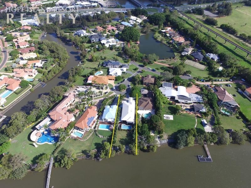 33 River Cove Place, Helensvale QLD 4212