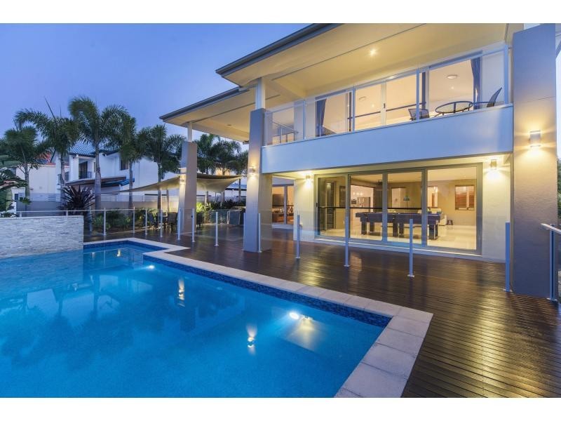 33 River Cove Place, Helensvale QLD 4212