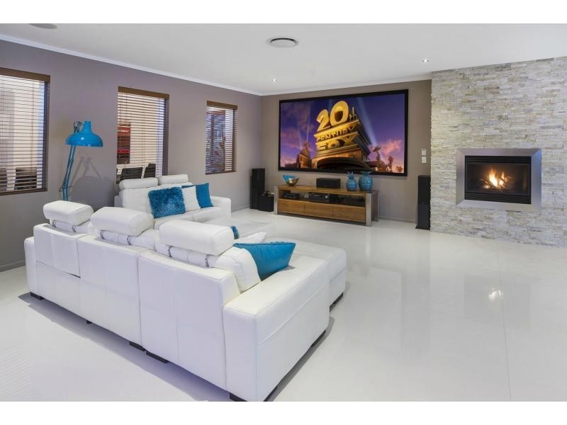 33 River Cove Place, Helensvale QLD 4212