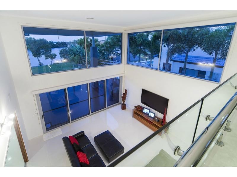 33 River Cove Place, Helensvale QLD 4212