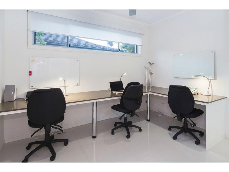 33 River Cove Place, Helensvale QLD 4212