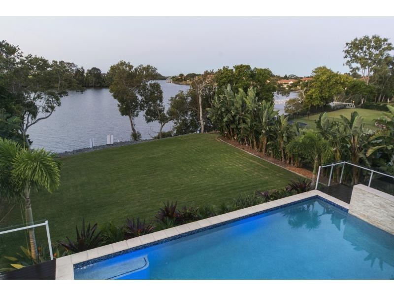 33 River Cove Place, Helensvale QLD 4212