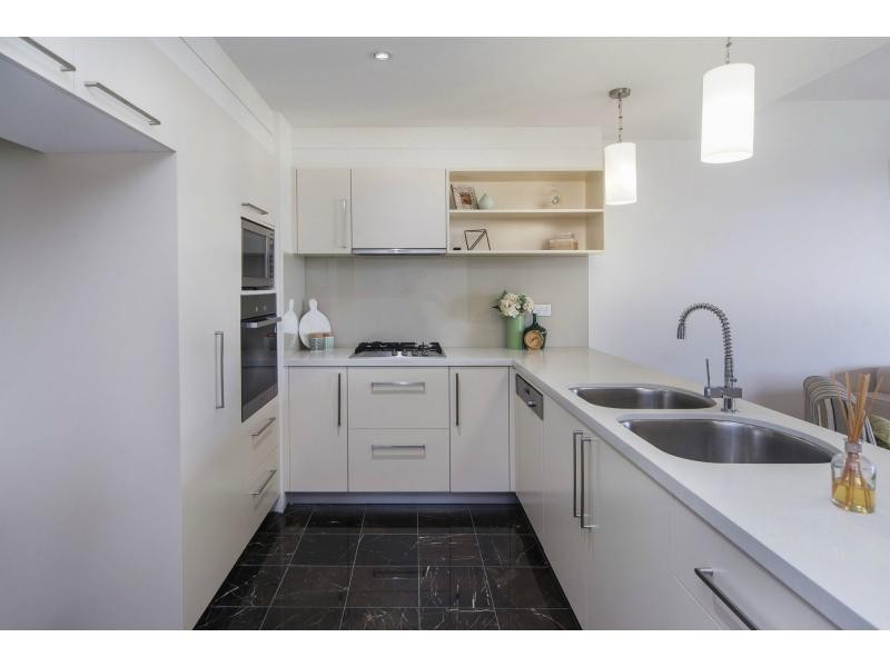 533/3 Pendraat Parade, Hope Island QLD 4212