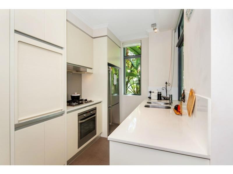 16D/20 Bayview Street, Runaway Bay QLD 4216