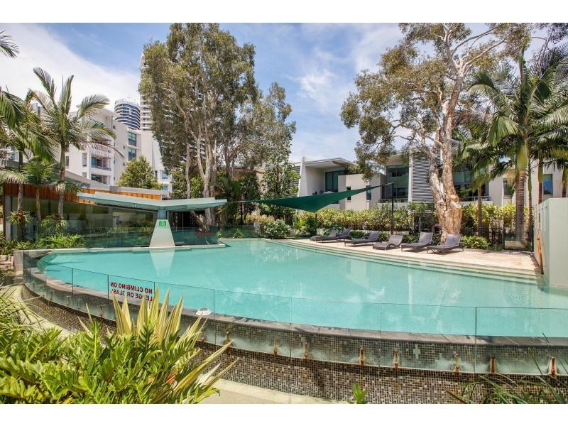 16D/20 Bayview Street, Runaway Bay QLD 4216