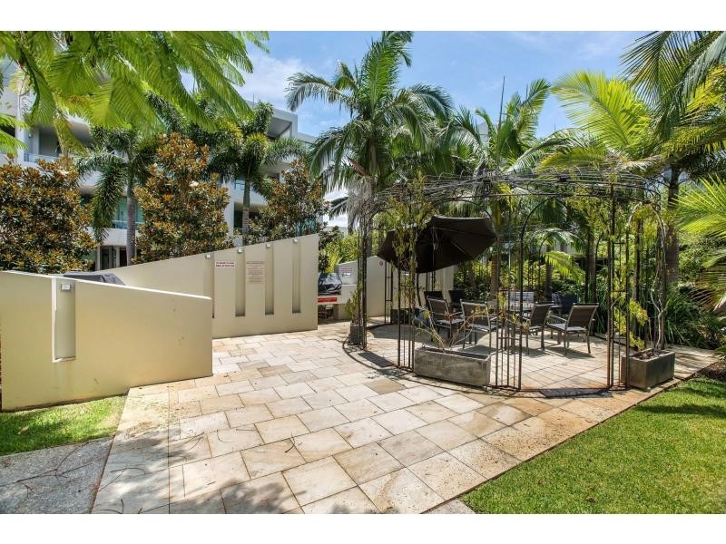 16D/20 Bayview Street, Runaway Bay QLD 4216