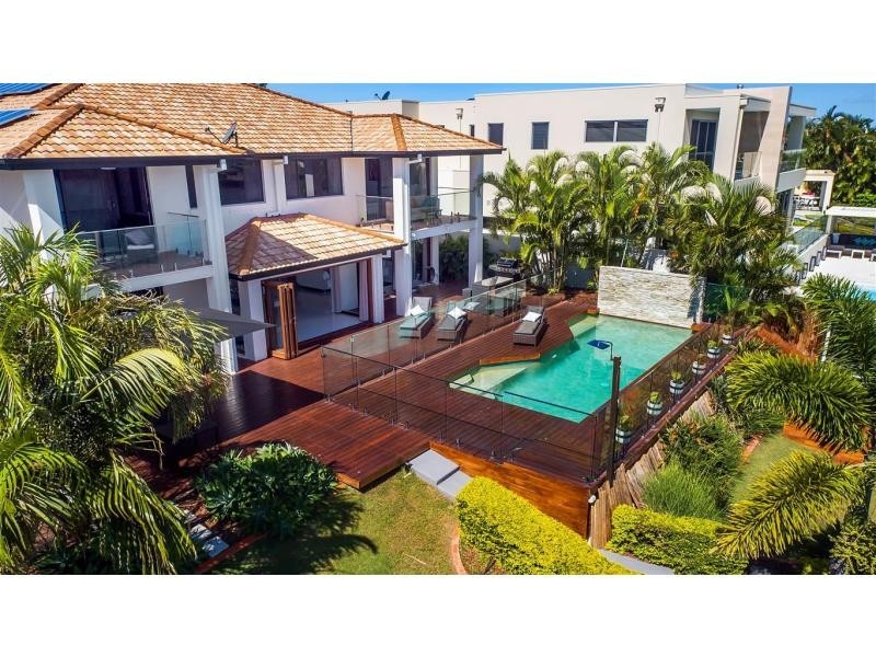 1675 Riverdale Drive, Hope Island QLD 4212