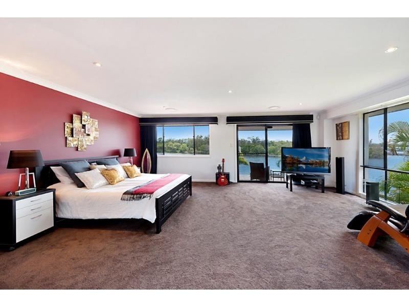 1675 Riverdale Drive, Hope Island QLD 4212