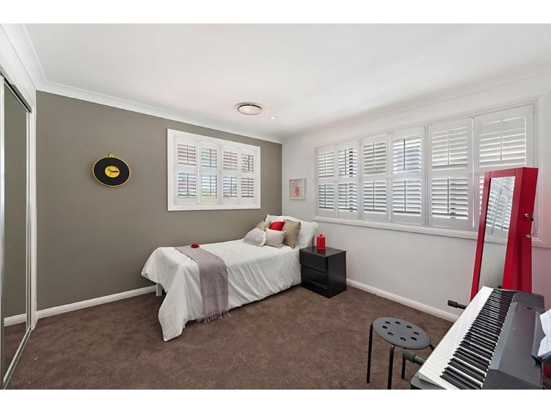 1675 Riverdale Drive, Hope Island QLD 4212
