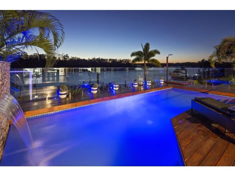 1675 Riverdale Drive, Hope Island QLD 4212