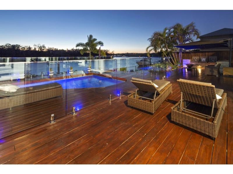 1675 Riverdale Drive, Hope Island QLD 4212
