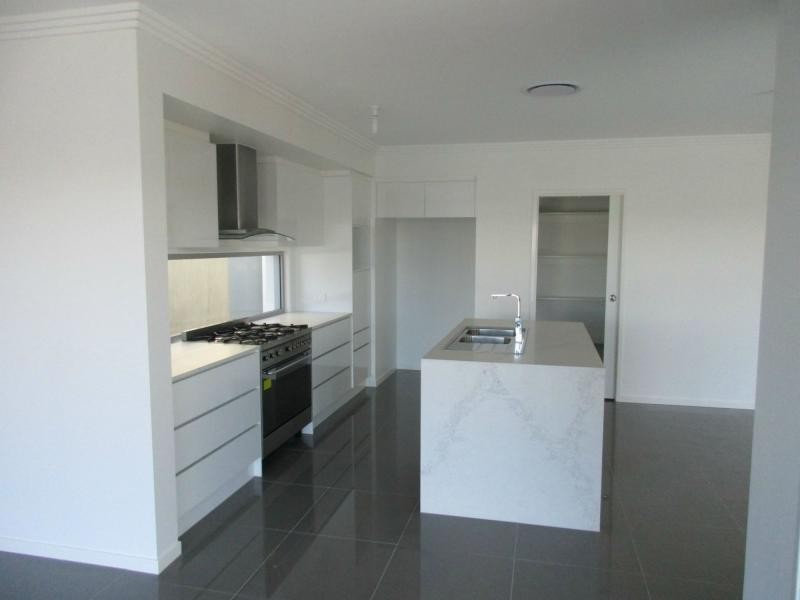 Hope Island QLD 4212