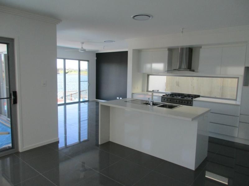 Hope Island QLD 4212