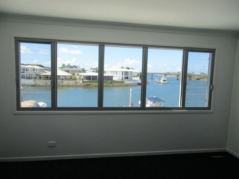 Hope Island QLD 4212