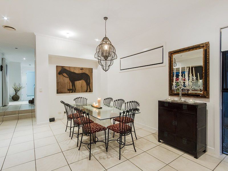 6103 The Lakes Drive, Hope Island QLD 4212