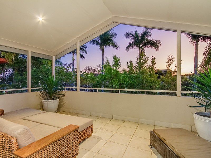 6103 The Lakes Drive, Hope Island QLD 4212