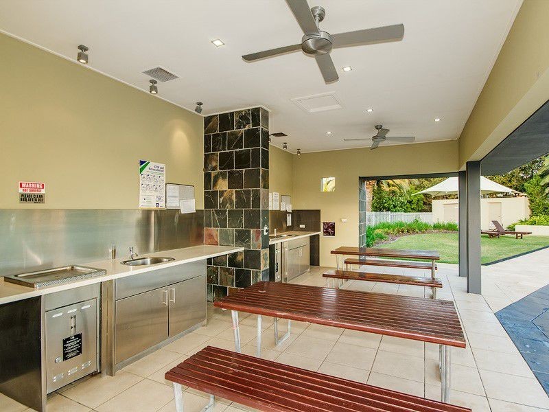 6103 The Lakes Drive, Hope Island QLD 4212