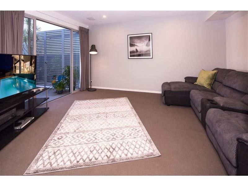 20 River Links Boulevard East, Helensvale QLD 4212