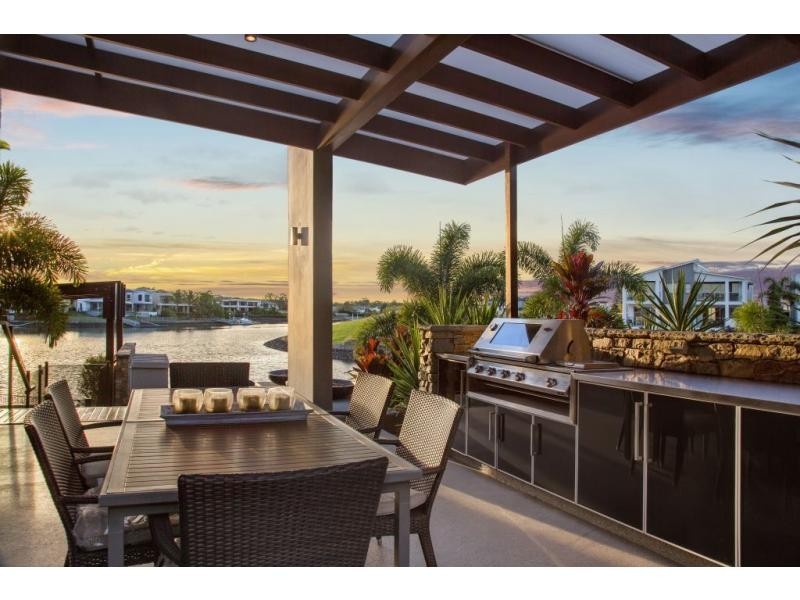 37 Quayside Drive, Helensvale QLD 4212