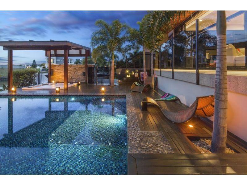 37 Quayside Drive, Helensvale QLD 4212